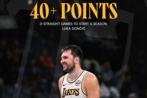 湖人官方：東契奇開(kāi)季連續(xù)三場(chǎng)40+得分！上一位做到的是張伯倫！