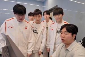 Homme：TES是一支對線落后就很難翻盤的隊伍，所以我傾向選擇前期陣容