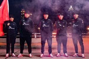 又是T1，賽事官方分享近四屆全球總決賽T1隊員合影