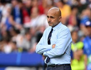 斯帕萊蒂：庫普梅納斯表現(xiàn)積極且具備防守意識，他能適應(yīng)新的位置