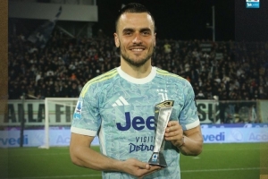 開場(chǎng)閃電破門！科斯蒂奇當(dāng)選尤文vs克雷莫內(nèi)塞全場(chǎng)最佳球員