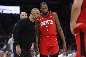 杜蘭特：當(dāng)我們火力全開時很難被擊敗 但我們的重點(diǎn)主要是防守