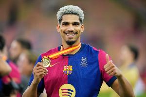 阿勞霍186次出場追平內馬爾并列巴薩美洲球員出場數(shù)第十，梅西第1