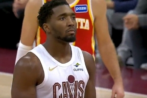 蓋棺定論？米切爾單打肯納德 急停急起隨手一拋打成2+1！