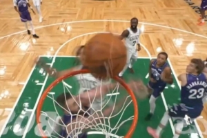 南村群童欺我老無(wú)力！杰倫-布朗投籃打鐵 米諾特彈射起飛隔扣樂(lè)福