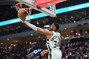 字母哥開賽季6場合砍至少200分75板35助 NBA歷史最快