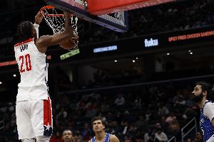 表現(xiàn)很全面！薩爾16投8中砍下19分8籃板7助攻1搶斷2蓋帽