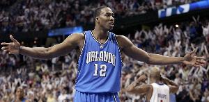 21年前的今天 “魔獸”霍華德NBA生涯首秀砍下12分10板4帽