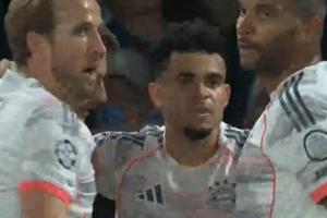 馬爾基尼奧斯后場(chǎng)被搶斷，迪亞斯梅開(kāi)二度，拜仁2-0領(lǐng)先巴黎