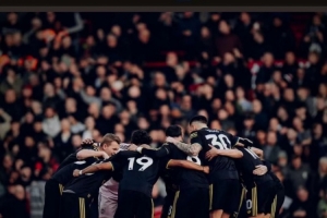 阿瑪?shù)拢鹤闱驅Υ愫帽葘Υ翴phone，一旦新款上市舊款就成垃圾