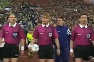 大黃蜂歷史首次捧杯！1997年歐冠決賽，多特蒙德3-1擊敗尤文！