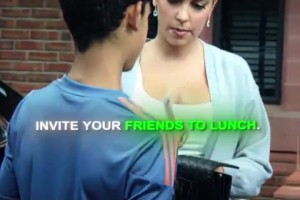 啥表情喬治娜給了迷你羅100英鎊作為飯錢，這是他的反應(yīng)