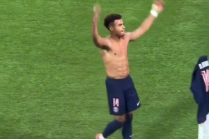 歐冠決賽的MVP，19歲杜埃八塊腹肌清晰可見(jiàn)