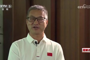 還是個孩子??王鈺棟：打車沒意思，自己能開車就像長大一樣