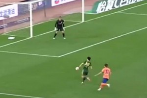 中國(guó)亞馬爾??18歲王鈺棟攻破王大雷大門，這球什么水平？