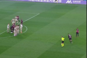 伊布打進(jìn)了自己職業(yè)生涯的最后一球，完成了自己職業(yè)生涯的謝幕