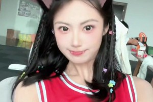 莫西莫西！卓識身穿櫻木花道的10號球衣搞怪~