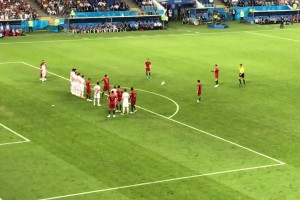 7年前的球迷現(xiàn)場實拍C羅任意球攻破西班牙大門