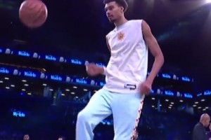 這下好了，文班亞馬不僅可以拍少林籃球，還可以拍少林足球