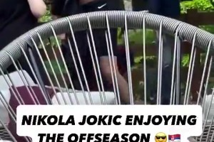 嚯，肚子上這一大塊五花肉！約基奇休賽期放飛自我派對(duì)狂嗨