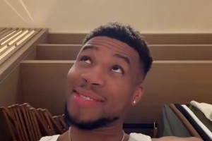 湊齊首發(fā)？字母哥：當(dāng)她告訴我做好5胎準(zhǔn)備的時候