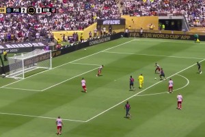 新世俱杯首張紅牌！朗格萊不滿(mǎn)判罰染黃，兩黃變一紅被罰下！