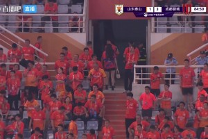 無(wú)聲抗議！泰山球迷提前離場(chǎng)，解說(shuō)：崔康熙帥位終結(jié)要提上日程了