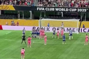 真的太強(qiáng)了！球迷現(xiàn)場(chǎng)視角拍攝梅西任意球破門！