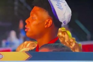 你不去我去！艾斯-貝利被爵士選中后，一臉吃了蒼蠅的樣子