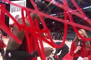 下賽季，楊瀚森和艾頓就是開拓者首發(fā)中鋒位置上的競爭對手了