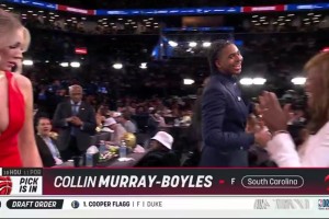 都不想出國(guó)！波伊爾斯被猛龍選中，性感女友也是一臉難色