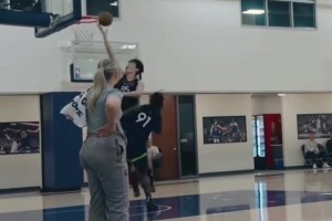 楊瀚森此前試訓(xùn)片段 這表現(xiàn)首輪也是實至名歸！