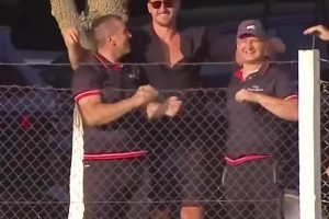 約基奇的賽馬又贏了！這笑得比奪冠都開心??！