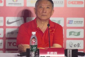 有多少吧友看過徐靜雨的早年視頻：教你如何蹭別人的煙