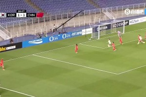 姚偉助攻梅開(kāi)二度！邵子欽頭球破門(mén)，中國(guó)女足2-1再度領(lǐng)先