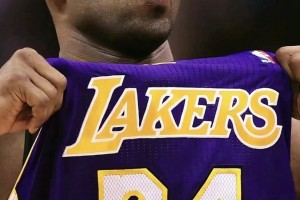 布克下一個(gè)科比？楊毅：他身體素質(zhì)遠(yuǎn)不如科比，其他還成