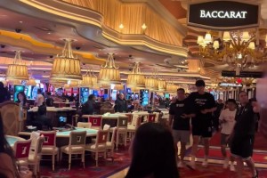 球迷酒店偶遇迎面走來楊瀚森 路人視角看著真高啊