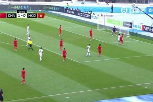 顏駿凌這球不出擊，朱辰杰被氣壞，楊晨一直在喊：守門員，守門員