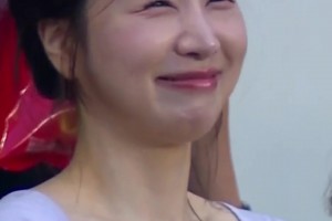 你喜歡哪一類(lèi)型？東亞杯賽場(chǎng)邊的韓國(guó)美女