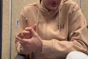 不愧是NBA第一人！約基奇用中文介紹“我是約老師” 口音還挺標準