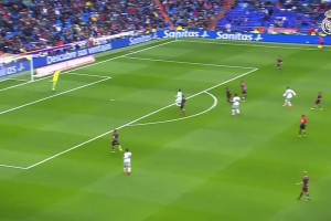 太殘暴了！C羅皇馬時(shí)期沖擊力十足的進(jìn)球