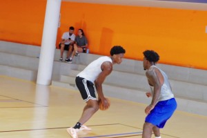 美式單挑！阿門和戴維恩-米切爾5秒進(jìn)攻限時(shí)1v1激烈單挑