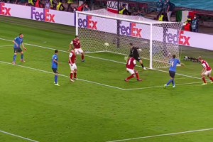 四年前的夏天！意大利天才基耶薩的成名之戰(zhàn)！經(jīng)典的滑跪慶祝！