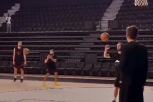 申京和范喬丹夏天苦練三分 再加上杜蘭特火箭下賽季直接起飛