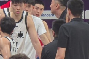 側(cè)面特寫鏡頭還原杜峰徐昕爭執(zhí) 現(xiàn)場觀眾直呼：好兇啊