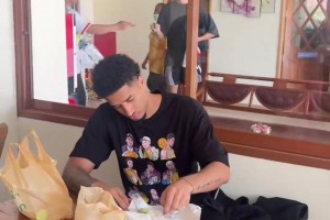 高級(jí)山寨發(fā)現(xiàn)一個(gè)泰國(guó)版哈利伯頓