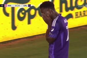 太客氣了！奧蘭多城前鋒超級(jí)大單刀，結(jié)果打偏