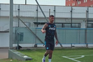 歡聲笑語(yǔ)！那不勒斯備戰(zhàn)卡利亞里的訓(xùn)練！德布勞內(nèi)很開(kāi)心啊~