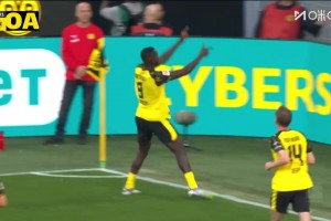 黑又硬秀技術(shù)！吉拉西腳后跟傳球配合+單刀挑射戲耍門將破門！