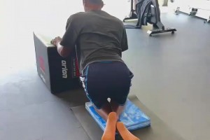 架海紫金梁！濃眉這身材放古代也是個威震一方的將領(lǐng)啊！